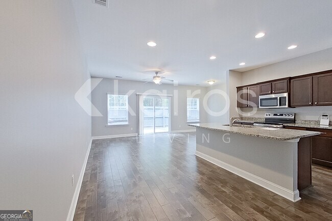 Photo - 407 Ferguson Ln