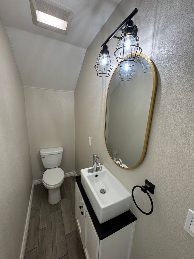 Photo - 4L Hayland Unit 15745 1/2