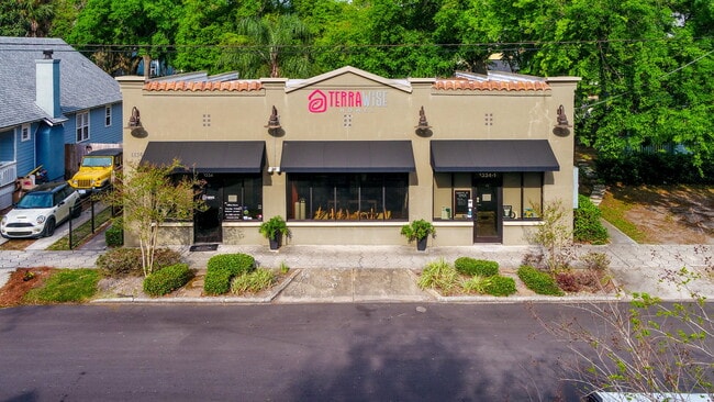 Building Photo - 1334 Walnut St Unit 1