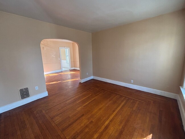 Photo - 37 Hotchkiss St Apartment Unit 37 Hotchkiss