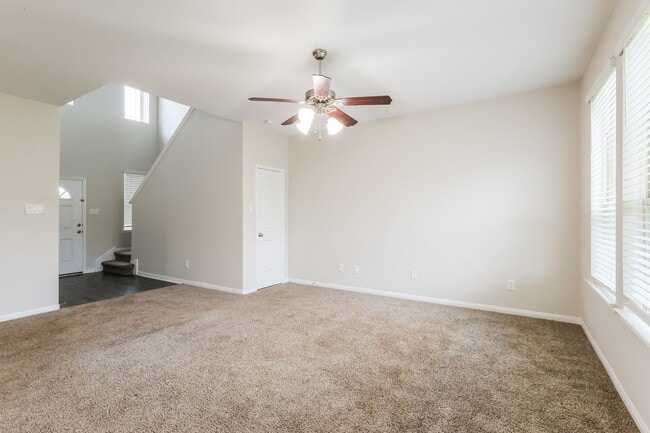 Photo - 15141 Meadow Glen S