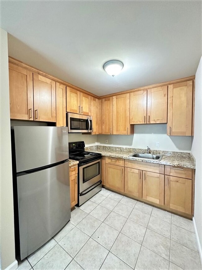 Photo - 1587 Oxford St Unit 14