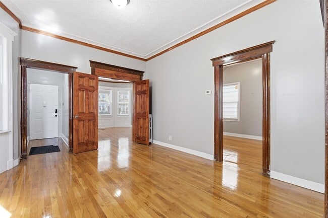Photo - 199 Ege Ave