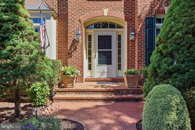 Building Photo - 5767 Bush Hill Dr