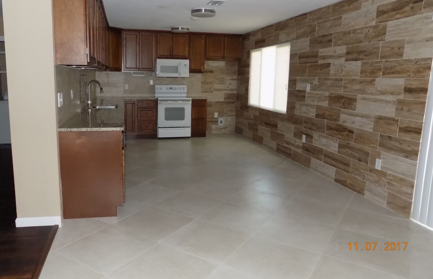 Photo - 1204 Tulip Ln