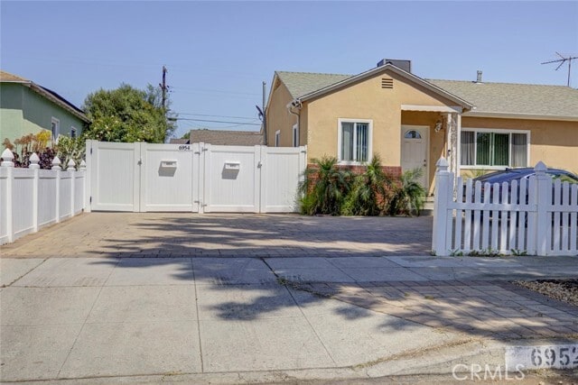 Building Photo - 6954 Jellico Ave