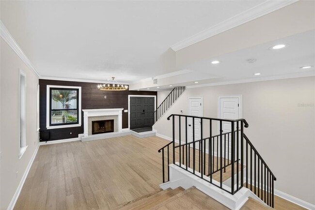 Photo - 162 E Davis Blvd