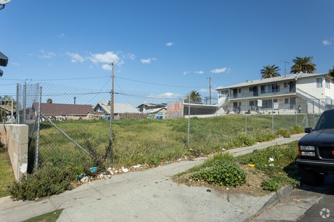 MARZO 2022 - 137-141 N Rampart Blvd