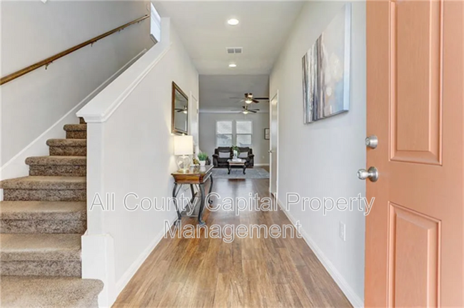 Photo - 424 Wapiti Rd