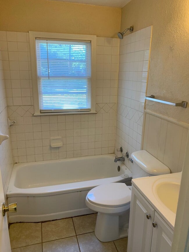 Photo - 4229 SW 2nd Ave