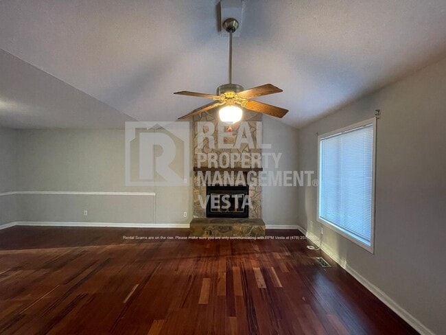 Photo - 307 Fox Tail Dr