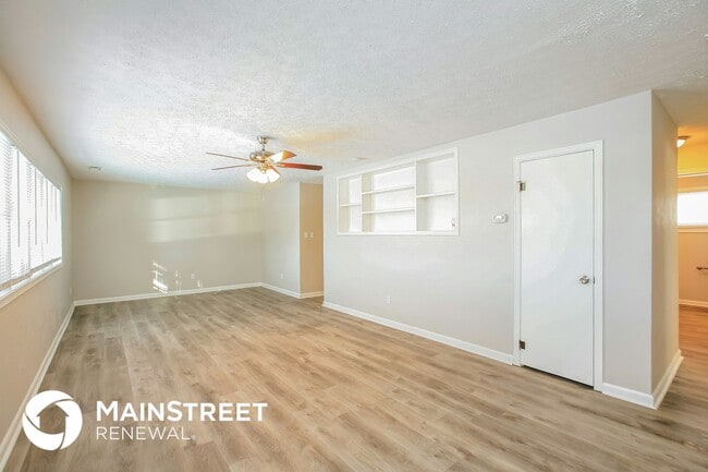 Photo - 320 Birchwood Dr