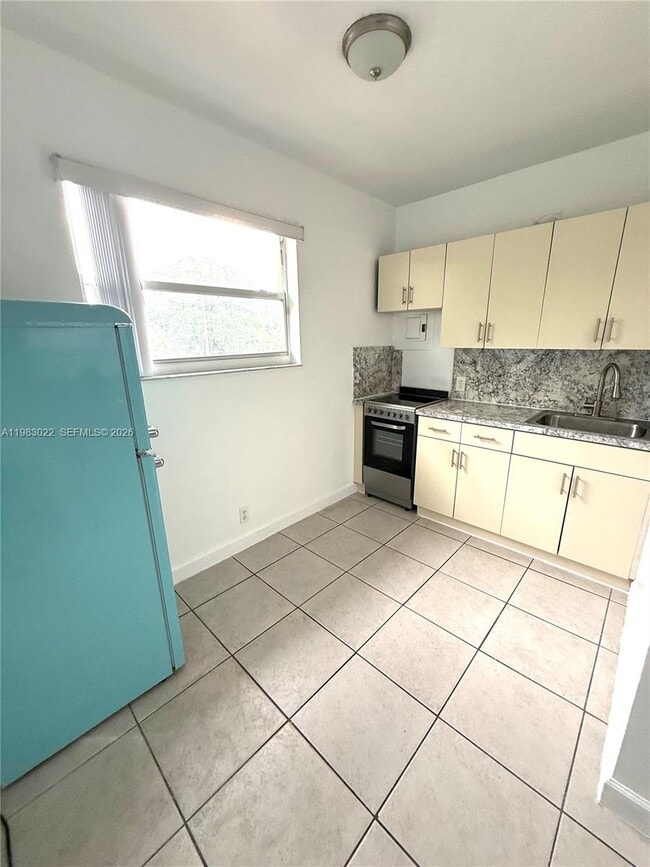 Photo - 1490 NW 43rd St Unit C