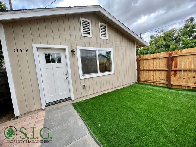 Photo - 11516 Kelowna St Unit 11516 (Back House)