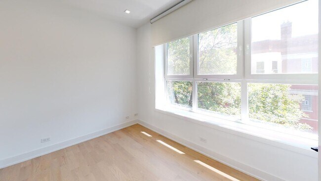 Photo - 2202 W Race Ave Unidad 1E