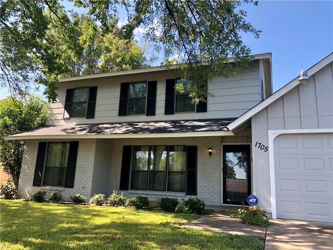 Photo - 1705 Pebble Brook Dr