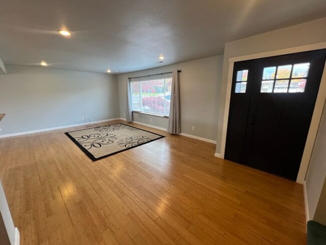 Photo - SPACIOUS 4 bed/2 bath home in desired location with double garage, fenced back yard!