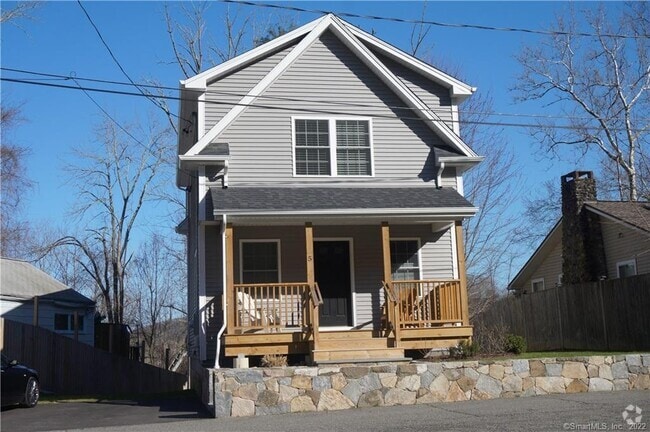 Building Photo - 5 Bungalow Terrace Rental