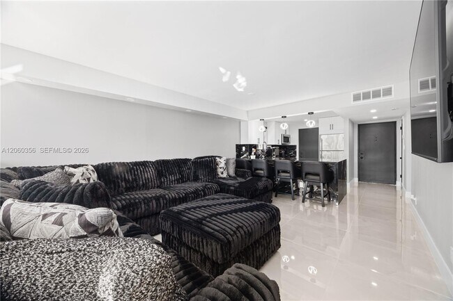 Photo - 2302 S Cypress Bend Dr Unit 306