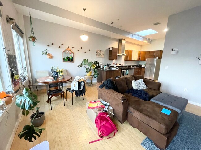 Photo - 1431 Tremont St Unidad 2