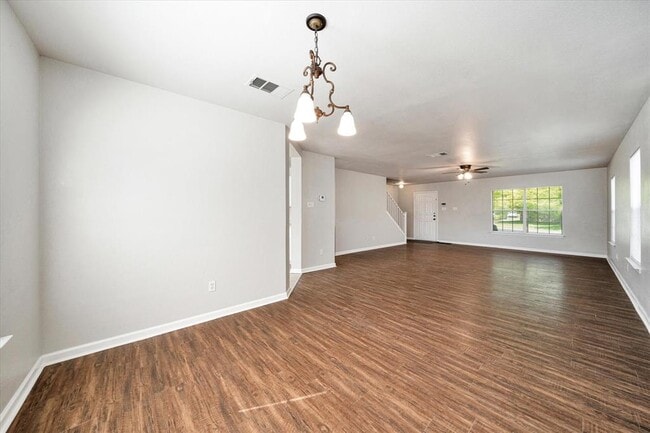 Photo - 1701 Balsam Way