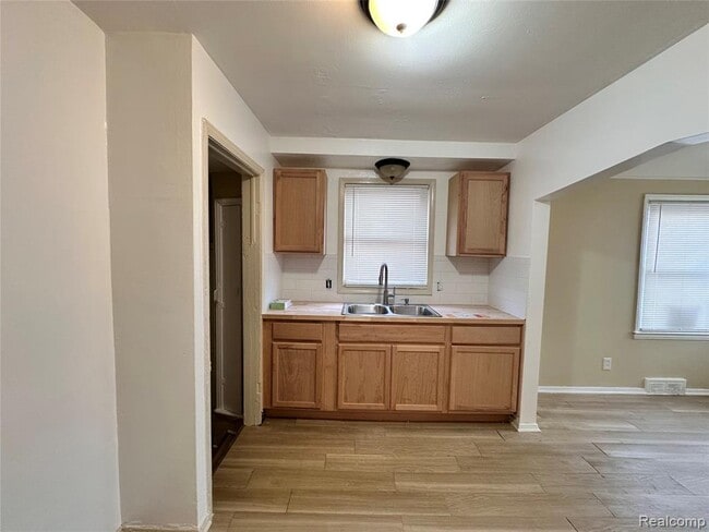 Photo - 11733 Minden Ave