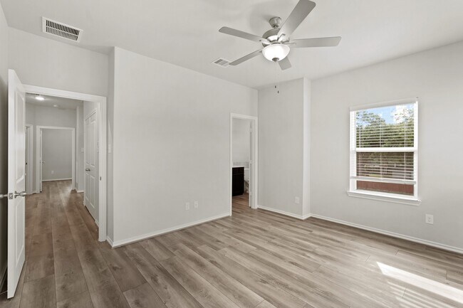 Photo - 1407 Acorn Mdw St