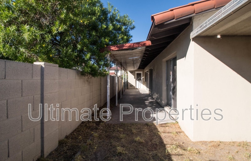 Photo - 1021 W Mission Ln