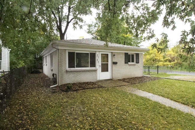 Building Photo - 3757 Dixie Dr Rental