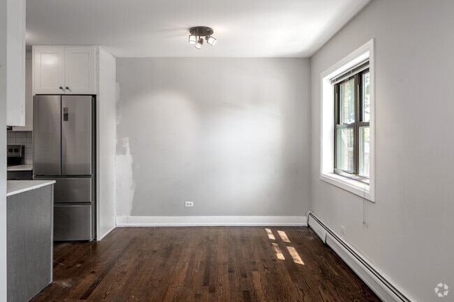 2BR, 2BA - 920SF - Dining Room