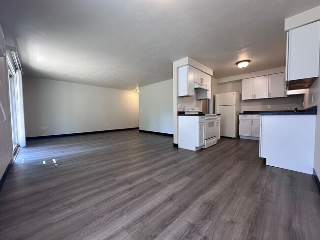 Photo - Imperial Heights -2263 Unit 7