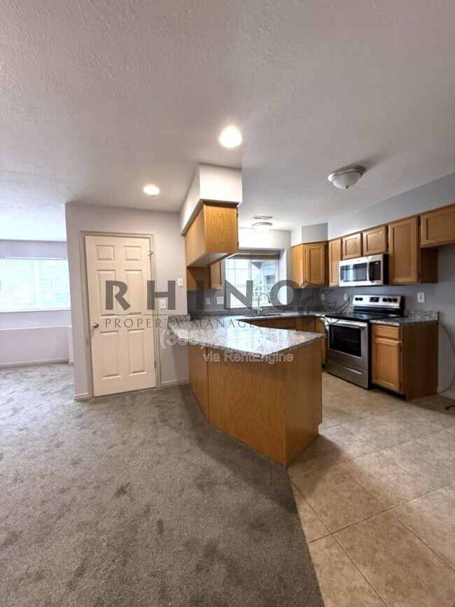 Photo - 370 W 4900 S Unit 8