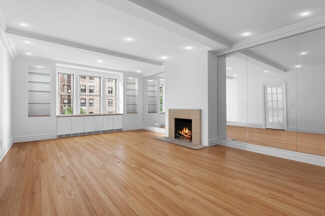 Photo - 444 E 57th St