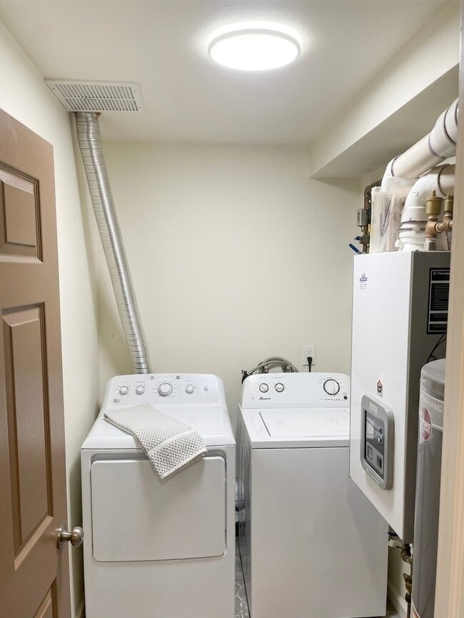 Photo - 2907 Riverside Dr
