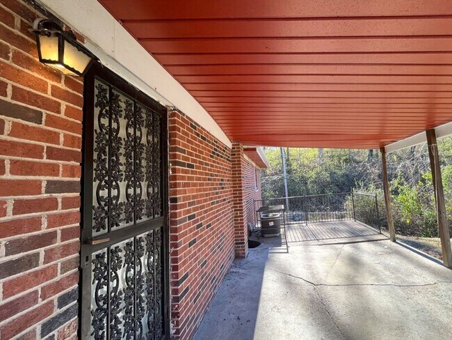 Photo - 6636 Kenwood Dr