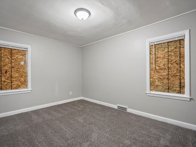 Photo - Renovated 3 bedroom - 1 bath - bungalow - ...