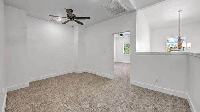 Photo - 205 Lynn Dr