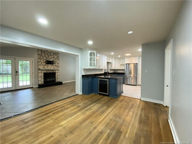 Photo - 290 Lemont Dr