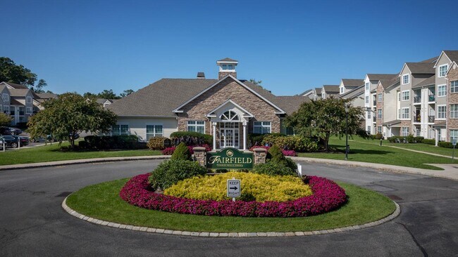 Building Photo - 431 Charles Pond Dr Unit 04-431 Rental