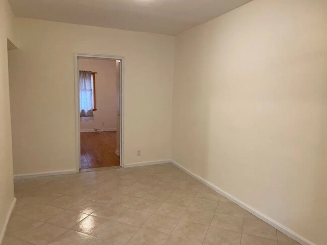 Photo - 75-03 198th St Unidad 1st floor