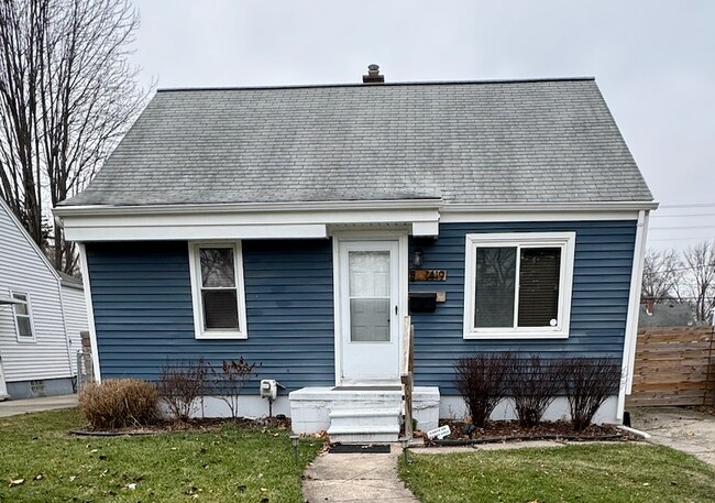 Photo - 1419 Whitcomb Ave House