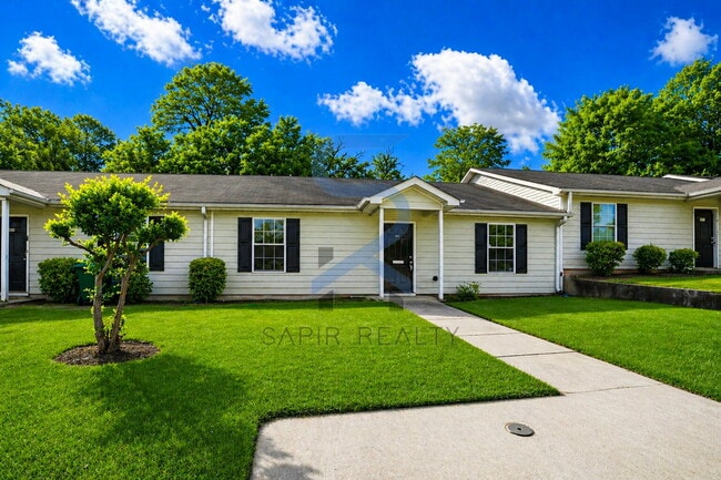 Building Photo - 592 Elle's Wy