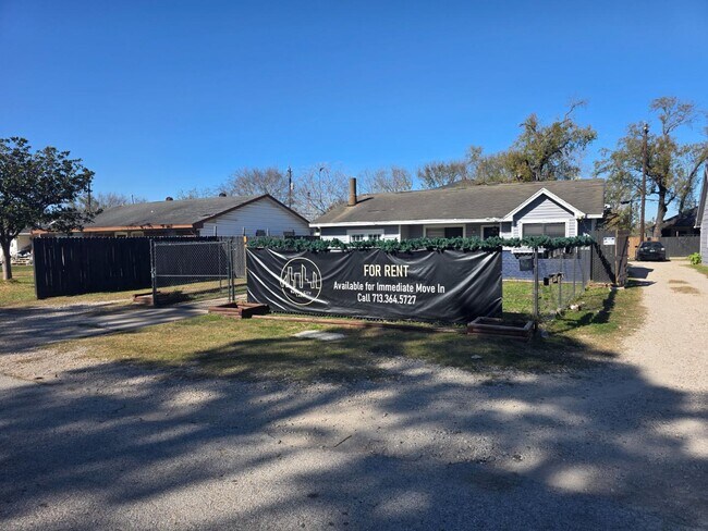 Photo - 13433 Topeka St