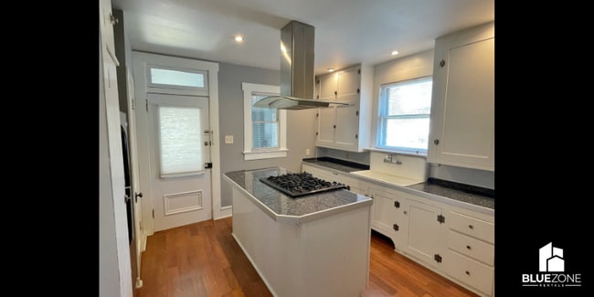Building Photo - 1511 Unit 1