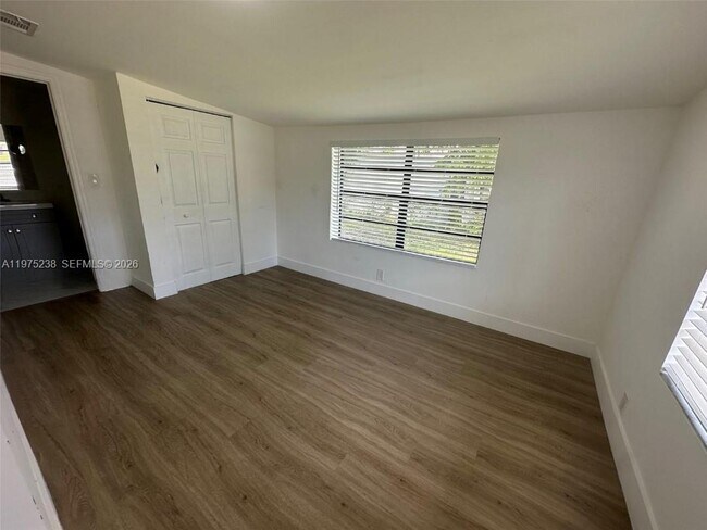 Photo - 3701 SW 40th St