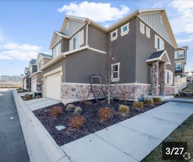 Building Photo - 269 W Willow Creek Dr Rental