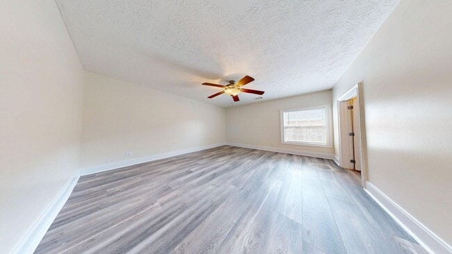 Photo - Cloverbrook in Auburn -