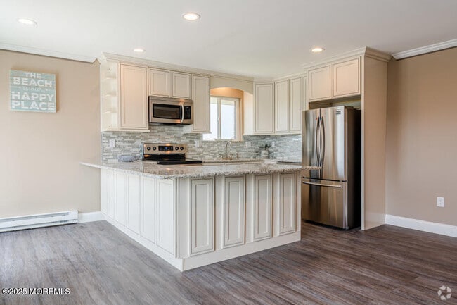 Building Photo - 1382 Ocean Ave Unit 10A Rental