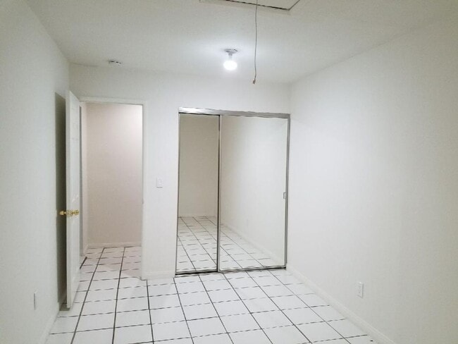 Photo - 4522-24 Unit 4524