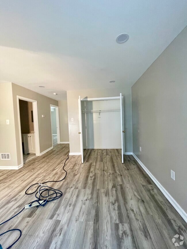 Building Photo - 601 E 140th St Unit 1 Rental